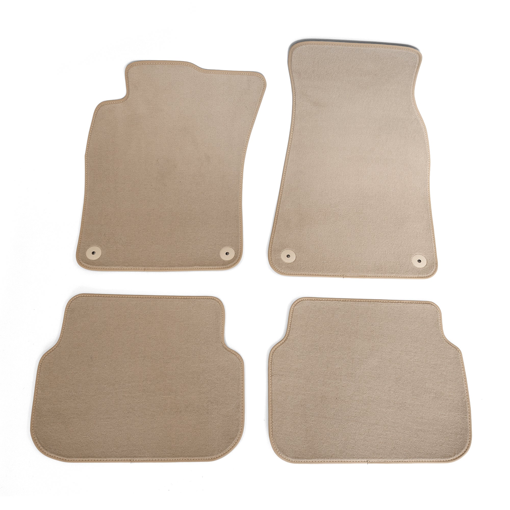 Tapis en moquette de voiture (beige) Ford Focus IV, fabrication 09.2018 - présent, carrosserie berline #1 remise